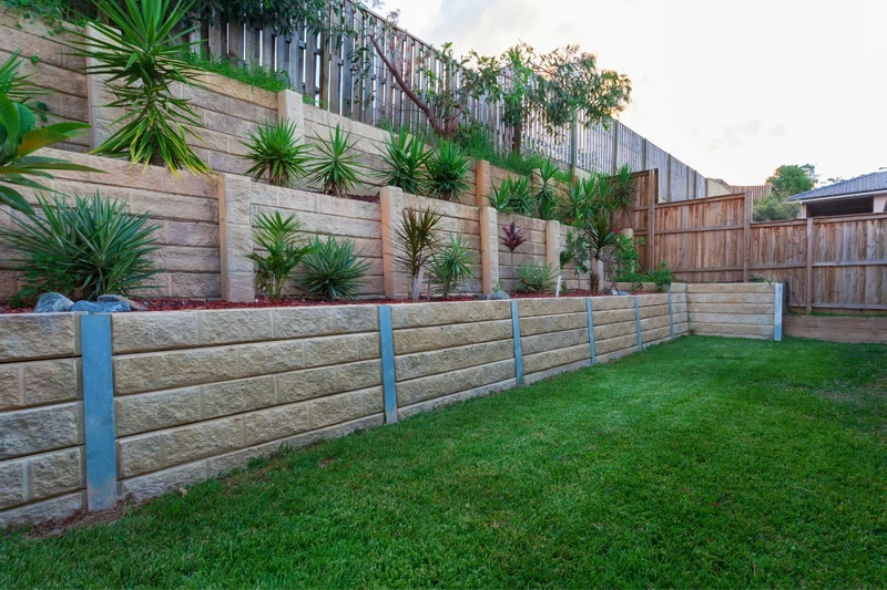 
Top Retaining Wall Materials for Homeowners